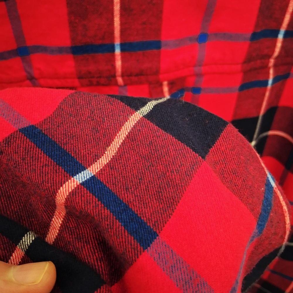 +5🛍Red and Black Plaid Button Down Shirt - Picture 4 of 5